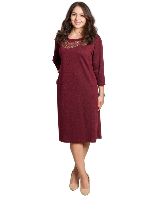 Дамска елегантна рокля в цвят бордо с декоративни камъни