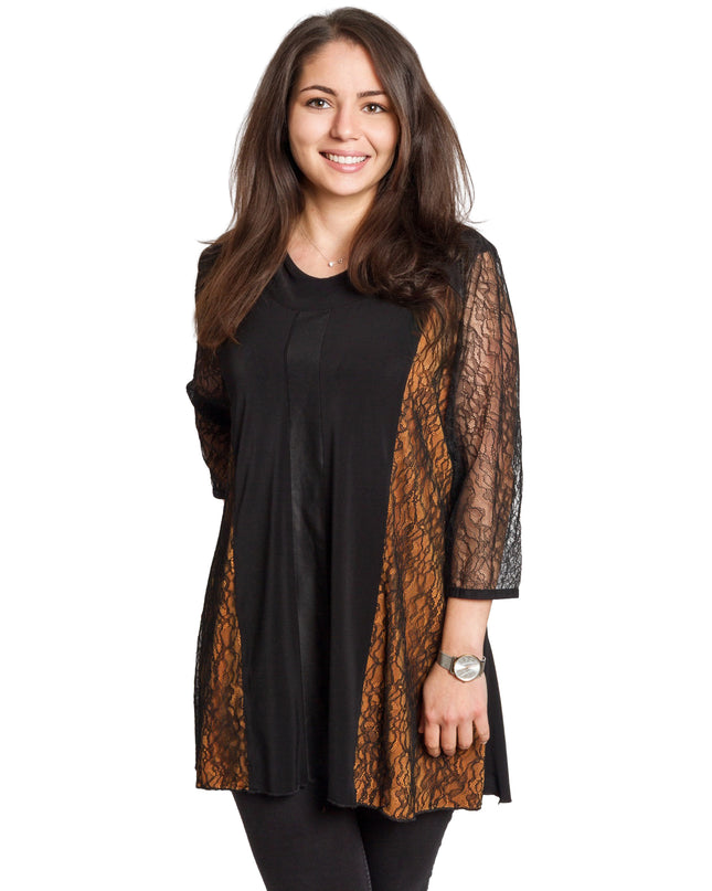 Елегантна туника с ефектни дантелени панели в големи размери