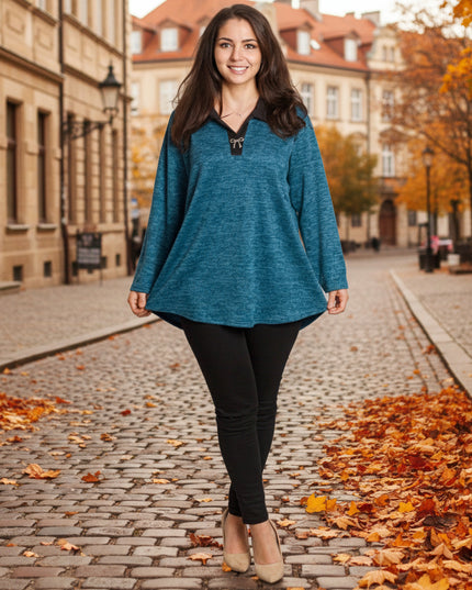 Петролена туника с яка и V-образно деколте в големи размери