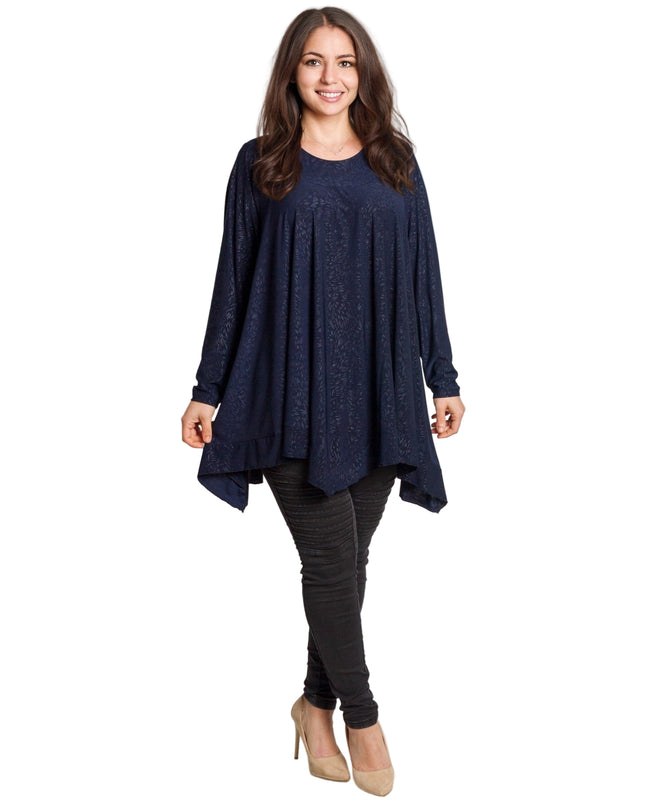 Тъмносиня разкроена туника с фин релеф и елегантен силует