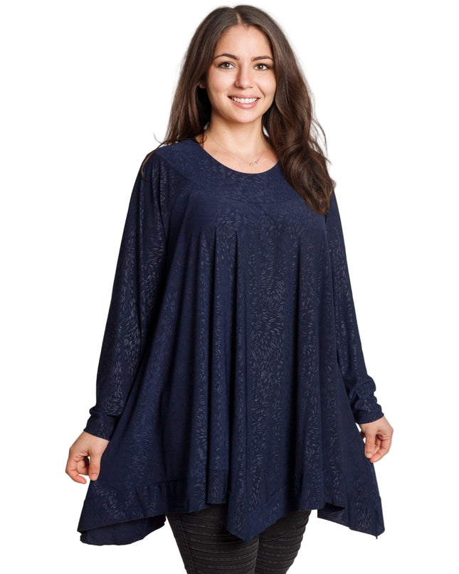 Тъмносиня разкроена туника с фин релеф и елегантен силует