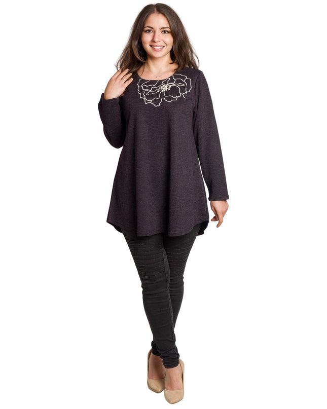 Тъмно лилава разкроена туника с флорална бродерия и перли