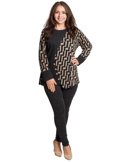 Елегантна туника с геометричен акцент и декоративни копчета