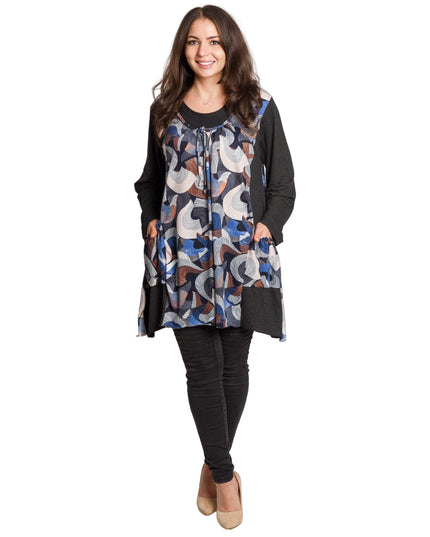 Разкроена туника с многоцветен десен и джобчета в големи размери