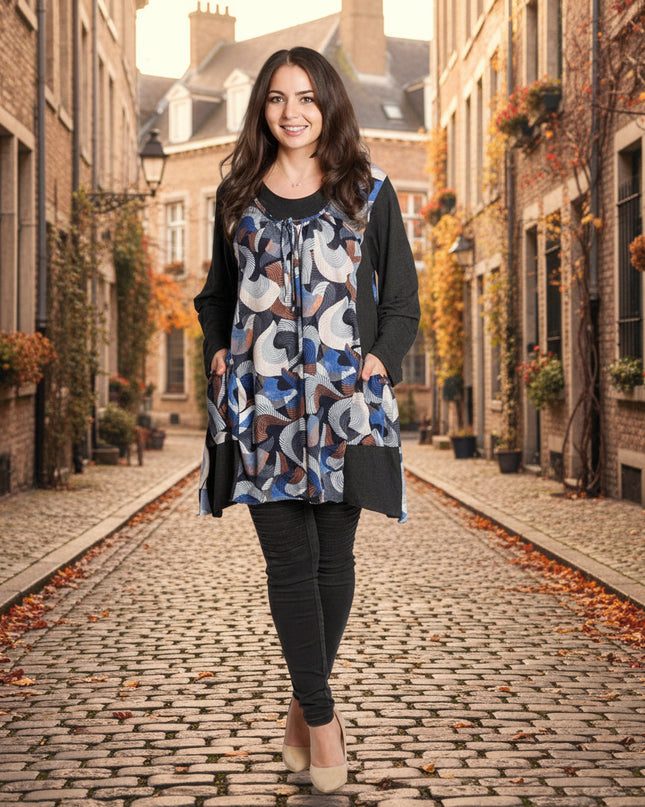 Разкроена туника с многоцветен десен и джобчета в големи размери