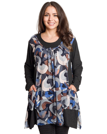 Разкроена туника с многоцветен десен и джобчета в големи размери