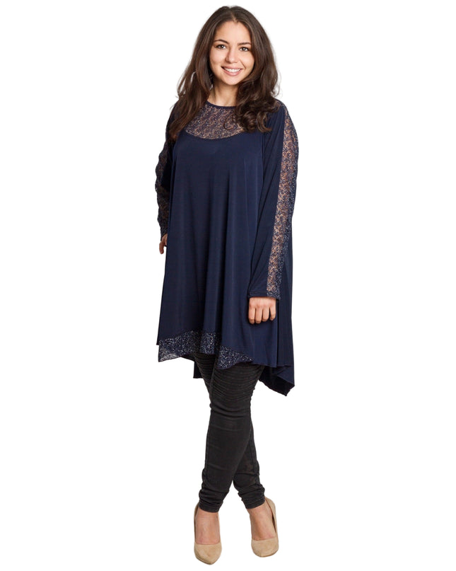 Елегантна тъмносиня туника на точки в големи размери