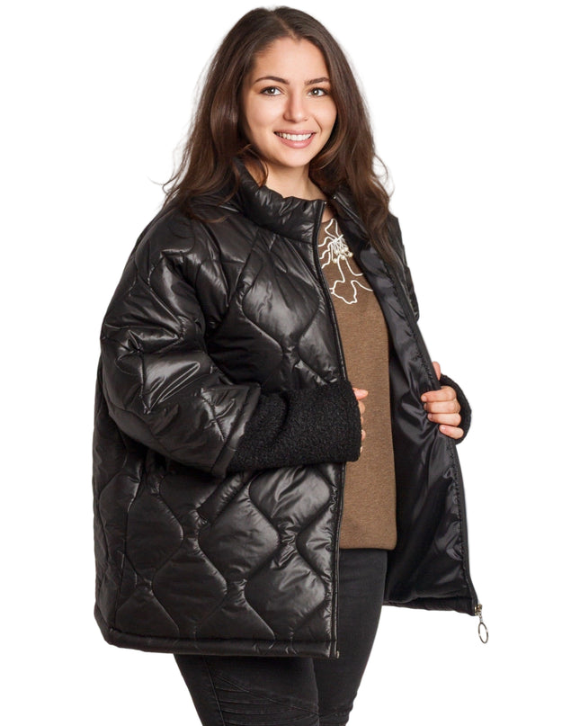 Черно дамско яке с права кройка и цип в големи размери