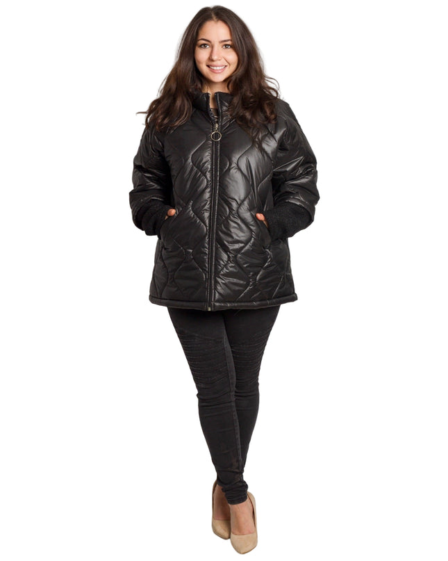 Черно дамско яке с права кройка и цип в големи размери