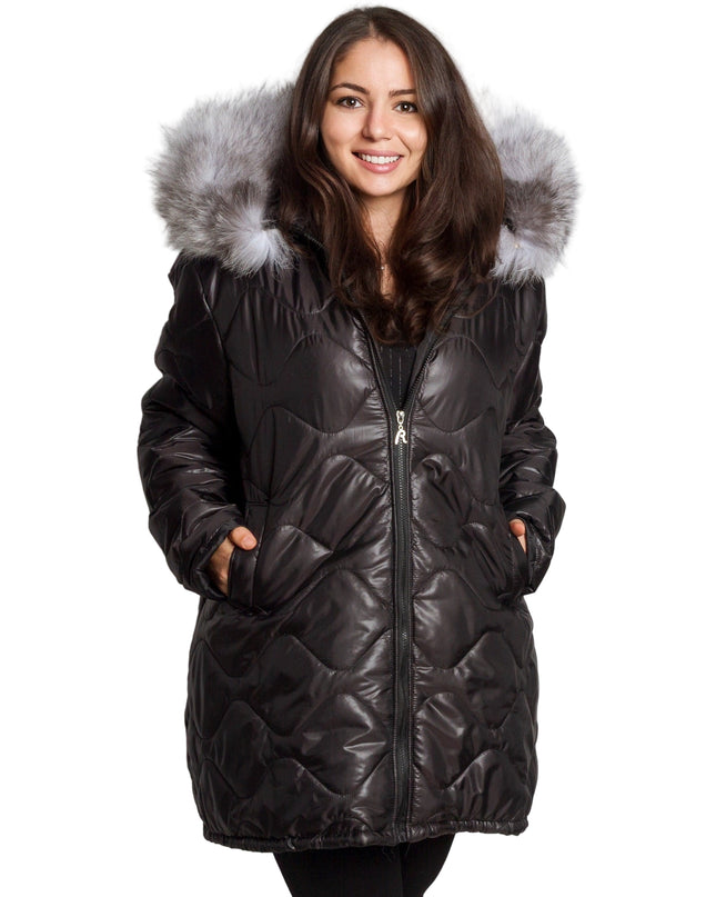 Зимно яке с разкроена кройка и качулка от естествен косъм