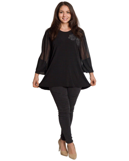 Черна разкроена туника с тюл ръкави и блестяща апликация