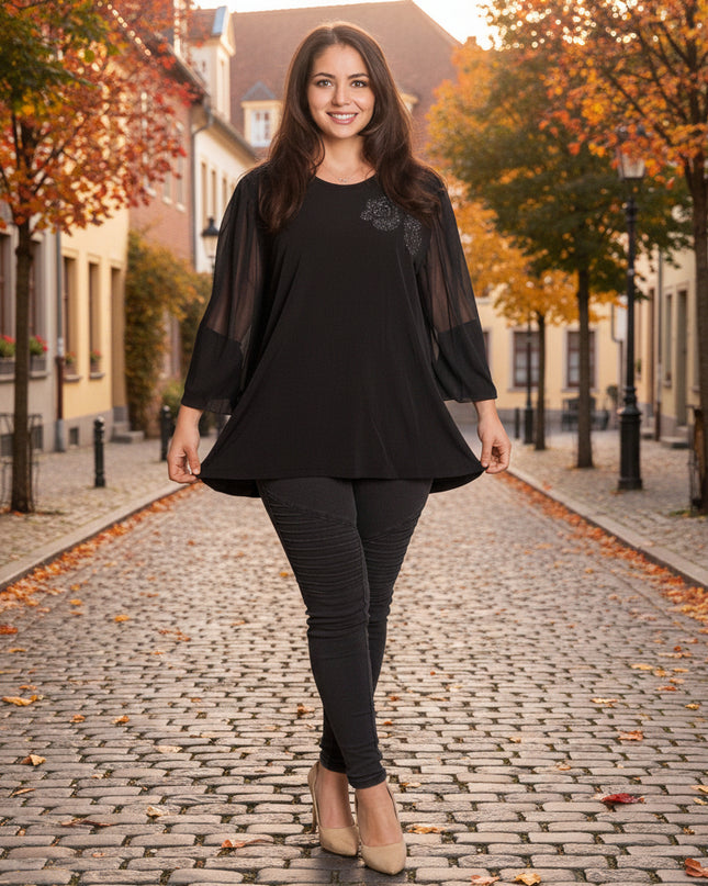 Черна разкроена туника с тюл ръкави и блестяща апликация