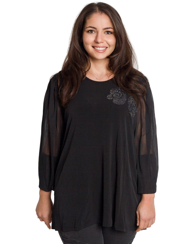 Черна разкроена туника с тюл ръкави и блестяща апликация