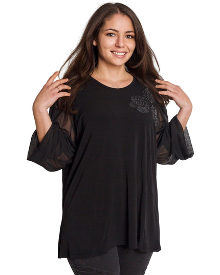 Черна разкроена туника с тюл ръкави и блестяща апликация