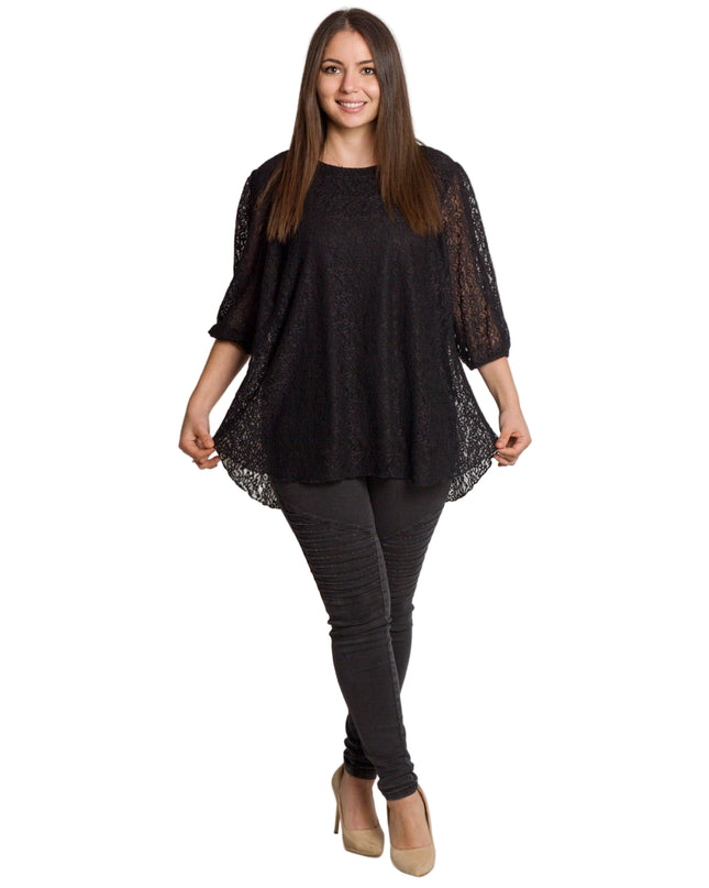 Елегантна черна дантелена туника с разкроена кройка