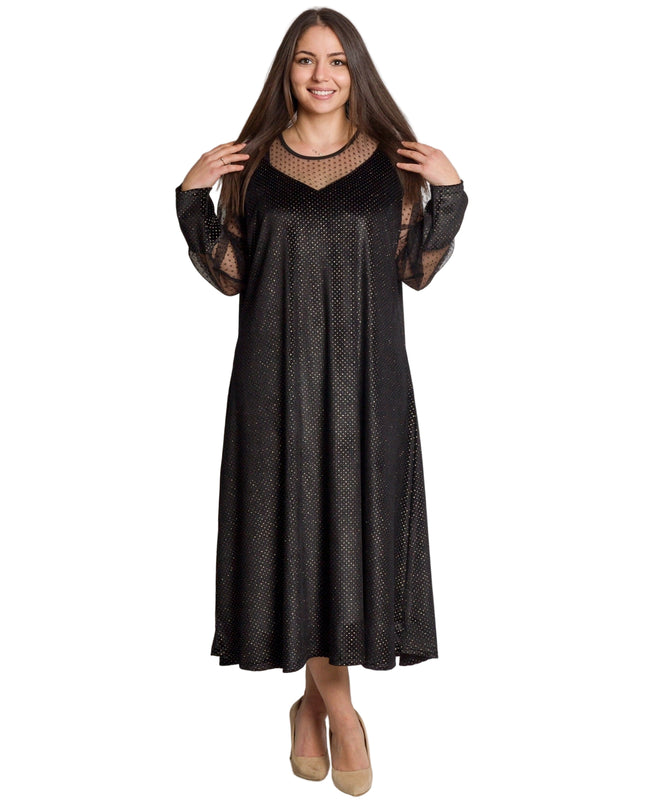 Дълга официална рокля в черен цвят и разкроена кройка