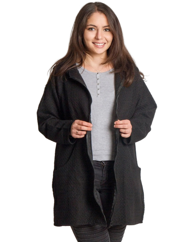 Разкроен дамски жакет с цип и джобове в черен цвят