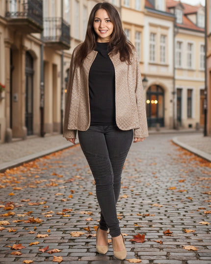 Елегантно сако с дантелена текстура и свободна кройка