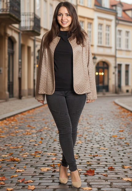 Елегантно сако с дантелена текстура и свободна кройка