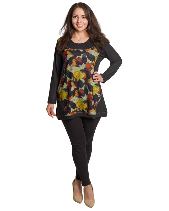 Тъмносива туника с цветен принт и свободна кройка