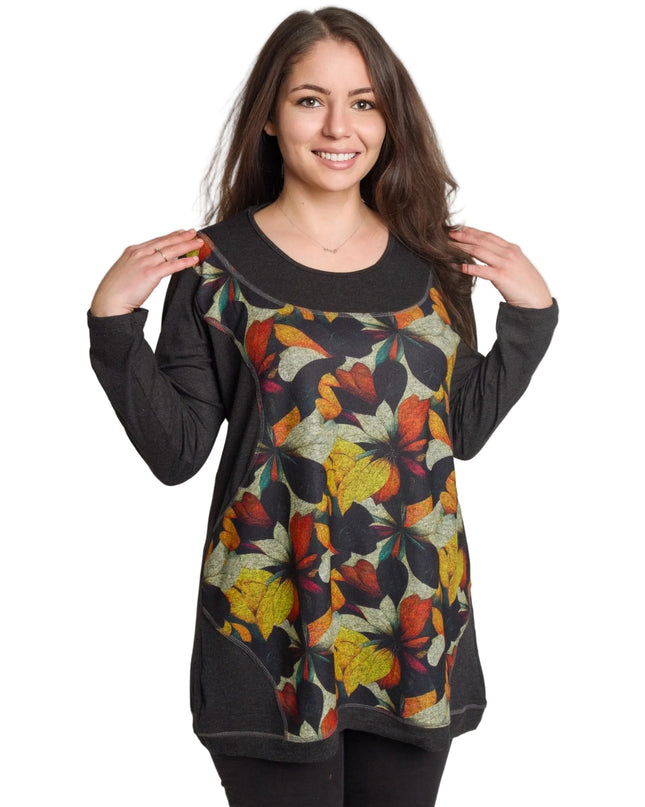 Тъмносива туника с цветен принт и свободна кройка