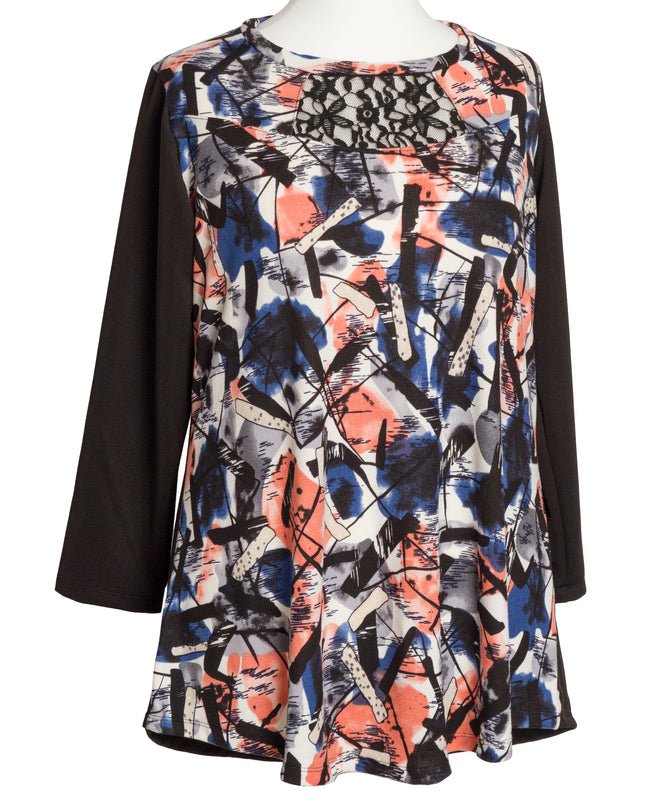 Елегантна туника с разкроен силует и дантела на цветя