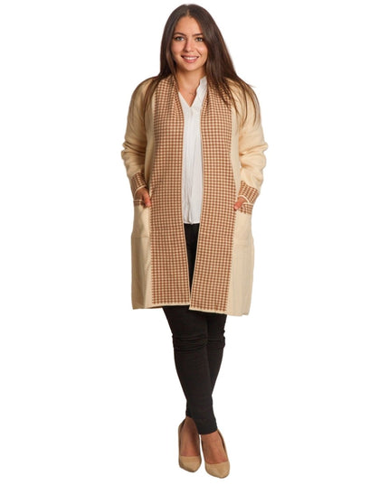 Бежова жилетка без закопчаване с джобове и каре детайли - Maxi Market