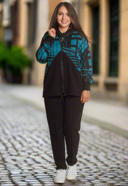 Дамски спортен екип с геометричен принт в големи размери - Maxi Market