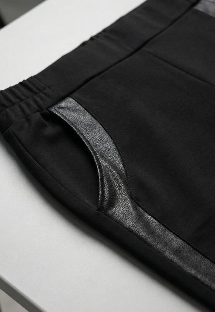 Официален черен панталон с кант от еко кожа големи размери