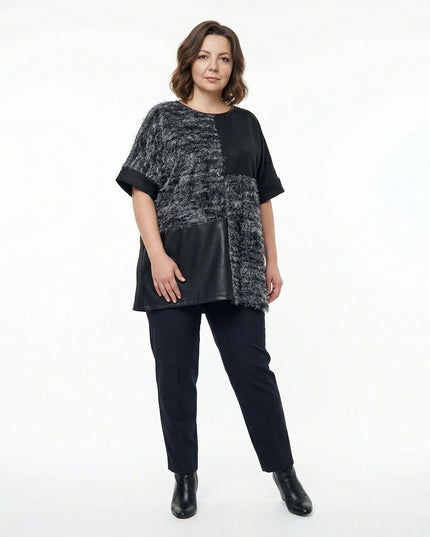 Елегантна черна туника с релефна текстура и кожен панел