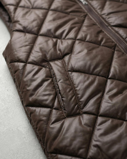 Шоколадово кафяв дълъг ватиран елек с качулка