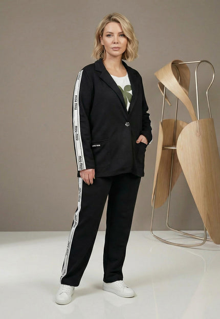 Черен ежедневен дамски комплект от две части сако и панталон големи размери