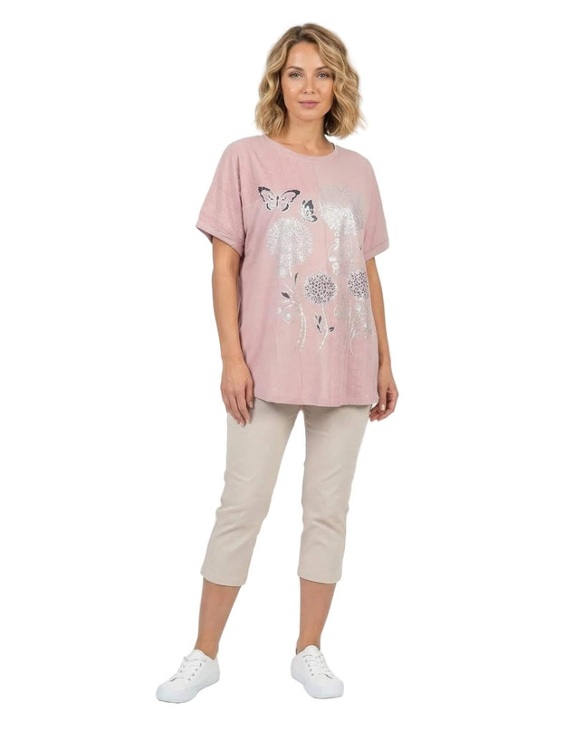 Снимка в цял ръст на дамска лятна памучна туника големи размери с къс ръкав в нежно розово.