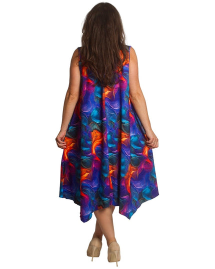 Многоцветна разкроена рокля с обло деколте в големи размери - Maxi Market