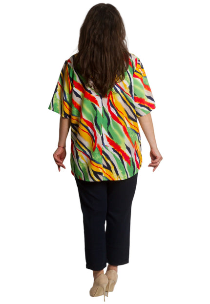 Многоцветна ризка с яка и V - деколте в големи размери - Maxi Market