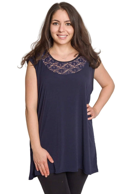 Тъмносиня туника без ръкави с дантелен акцент на деколтето, част от официален комплект, заснета отпред на бял фон.