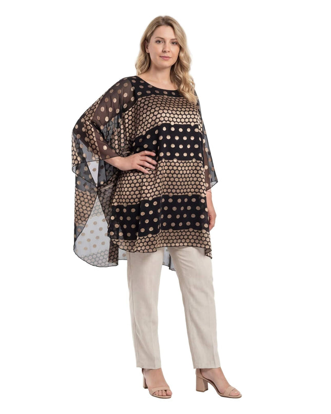 Официална черна макси туника тип пончо с шифон на златисти точки, представена от модел в цял ръст на бял фон.
