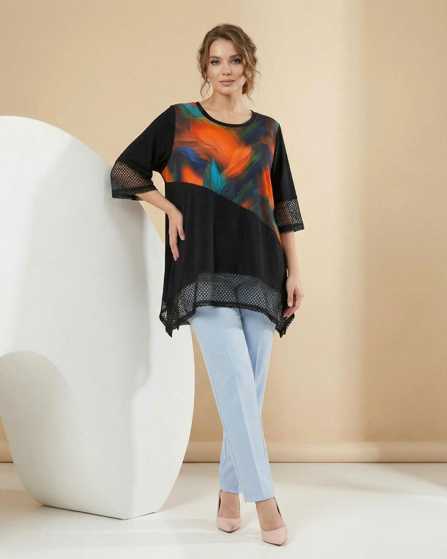 Официална черна туника с цветен абстрактен мотив, мрежести детайли и асиметрична кройка, представена в цял ръст.