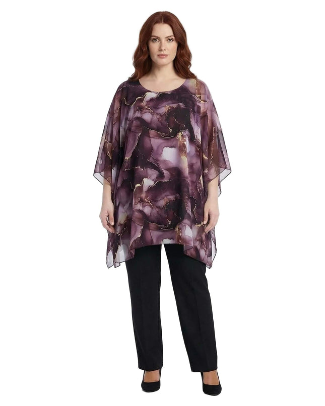 Официална макси туника тип пончо в лилави нюанси с ефирен шифон и абстрактен мраморен принт, заснета в цял ръст на бял фон.