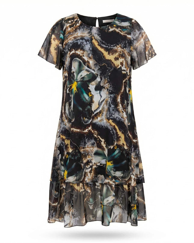 Фронтален изглед на бял фон на официална разкроена макси рокля от шифон с многоцветен абстрактен принт и къси ръкави.