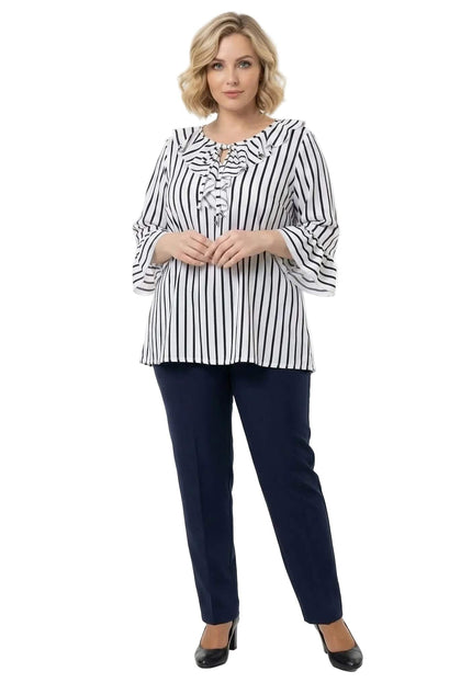 Официална бяла туника на тъмносиньо райе макси размери, цял ръст на бял фон.