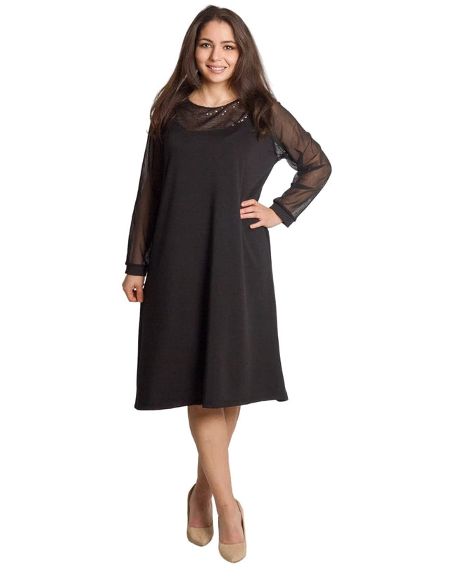 Стилна официална черна рокля с тюлени ръкави и блестящи пайети, представена от модел в цял ръст.