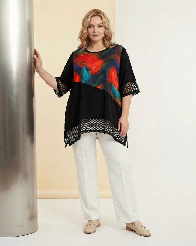 Официална черна туника в големи размери с ярка абстрактна платка и асиметричен подгъв с мрежа, представена в цял ръст.