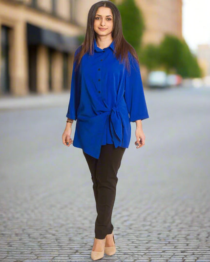 Официална дамска ризка в кралскосин цвят с асиметрична кройка - Maxi Market