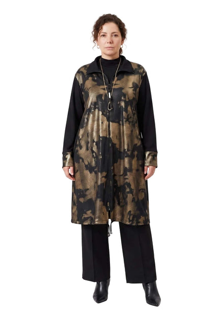 Официална дамска жилетка в черно и златно с ефектен принт, предно закопчаване с цип и яка, представена в цял ръст на бял фон.