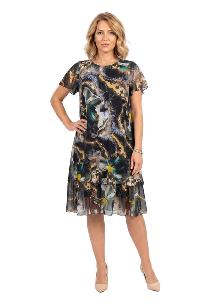 Официална разкроена макси рокля от шифон с многоцветен принт и етажиран подгъв, представена в цял ръст на бял фон.