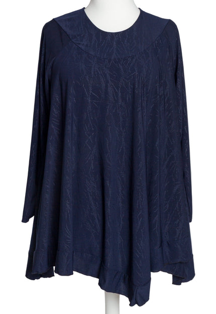 Тъмносиня елегантна туника с релефен десен и обло деколте