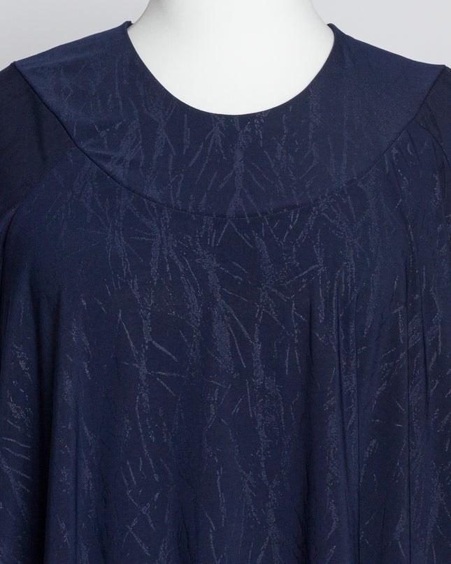 Тъмносиня елегантна туника с релефен десен и обло деколте