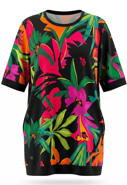 Лятна туника големи размери с едър тропически флорален принт и черни кантове, представена отпред на бял фон.