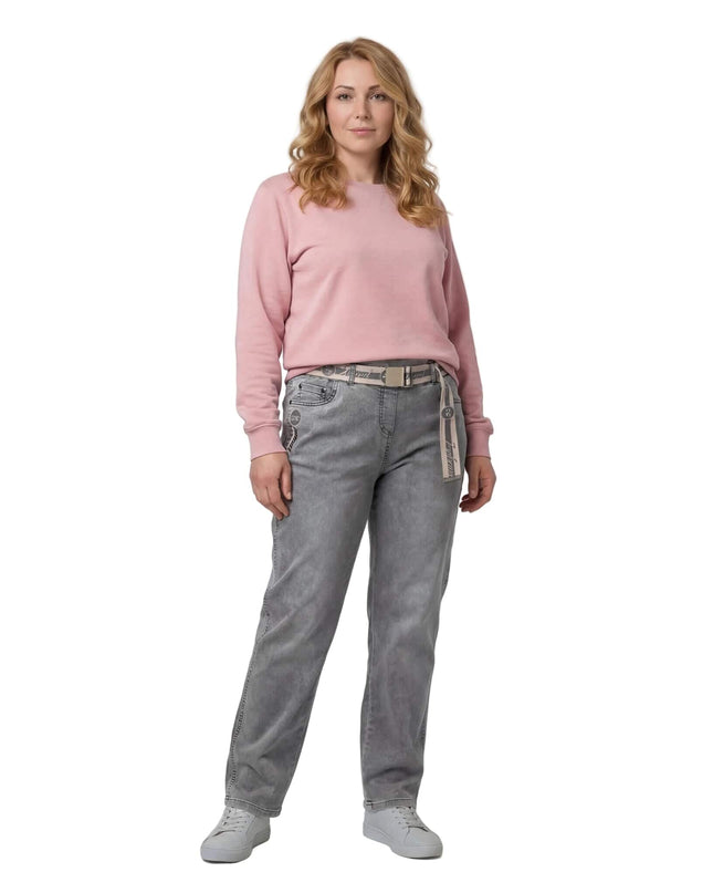 Дамски сиви макси дънки с права кройка и ластик в талията, представени в цял ръст отпред на бял фон.